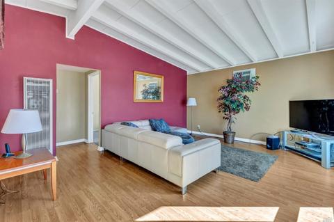 518 E Colorado St, Fairfield, CA 94533 photo 8
