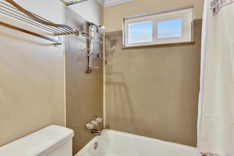518 E Colorado St, Fairfield, CA 94533 photo 21