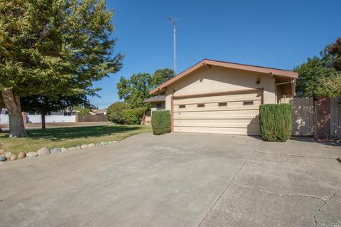 440 Amesbury Dr, Dixon, CA 95620 photo 3