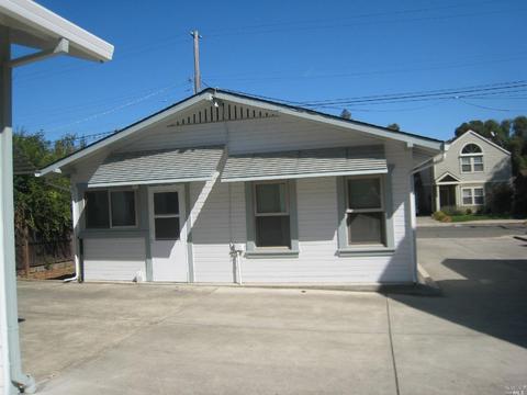 631 Baker St, Petaluma, CA 94952 photo 2