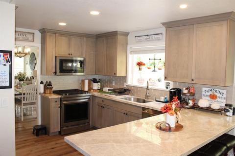 6172 Marsi Ct, Windsor, CA 95492 photo 2