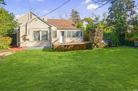 111 Fairmont Ave, Vallejo, CA 94590 photo 2