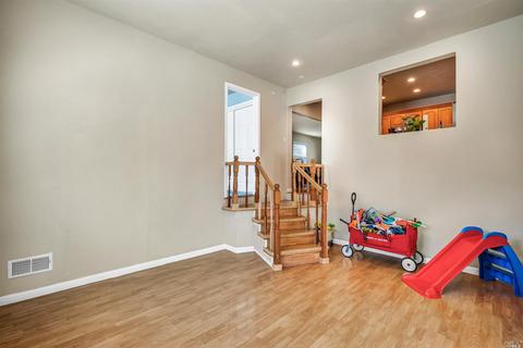 727 Illinois St, Vallejo, CA 94590 photo 30