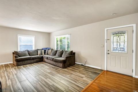 727 Illinois St, Vallejo, CA 94590 photo 7