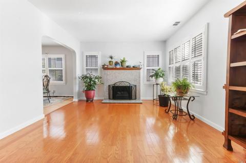 1932 Indiana St, Vallejo, CA 94590 photo 4