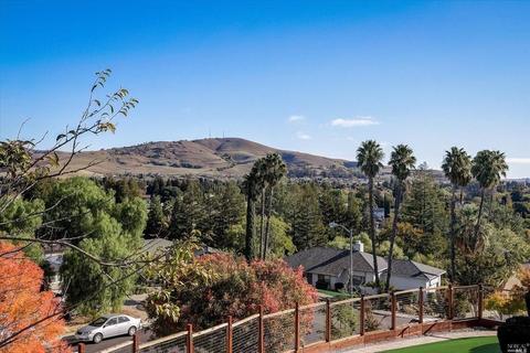 669 Hillside Dr, Fairfield, CA 94533 photo 2