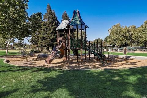 669 Hillside Dr, Fairfield, CA 94533 photo 91