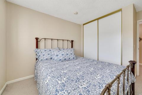 180 Camden Ct, Vallejo, CA 94591 photo 30