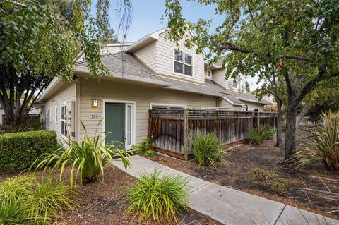 701 Astor Ct, Mountain View, CA 94043 photo 2