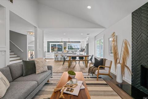 369 Barcelona St, Vallejo, CA 94591 photo 2