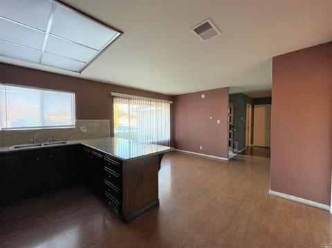 2437 Oceanic Dr, Fairfield, CA 94533 photo 4