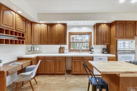 636 Capitol St, Vallejo, CA 94590 photo 5