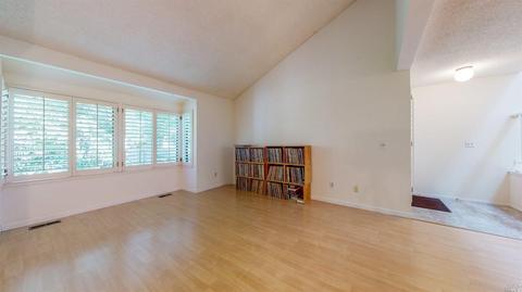 40 Flicker Dr, Novato, CA 94949 photo 8