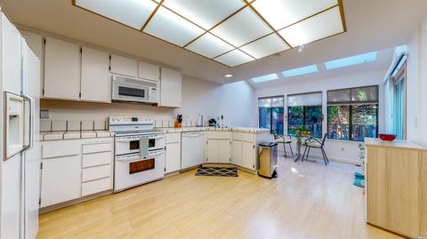 40 Flicker Dr, Novato, CA 94949 photo 1