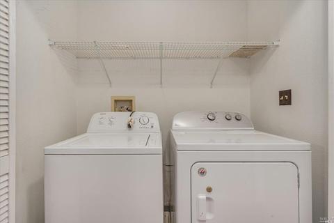 863 Twin Oaks Ln, Windsor, CA 95492 photo 13