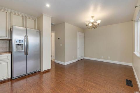863 Twin Oaks Ln, Windsor, CA 95492 photo 3