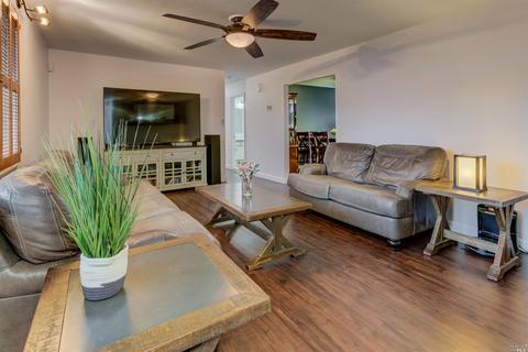 1126 Clay St, Fairfield, CA 94533 photo 3