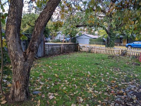 610 N Pine St, Ukiah, CA 95482 photo 8