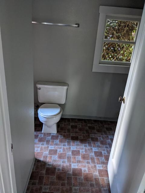 610 N Pine St, Ukiah, CA 95482 photo 12