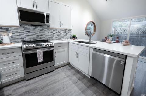 194 Courtyards E, Windsor, CA 95492 photo 3