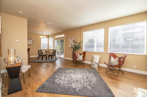 596 Edenderry Dr, Vacaville, CA 95688 photo 9