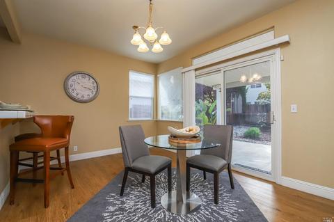 596 Edenderry Dr, Vacaville, CA 95688 photo 18