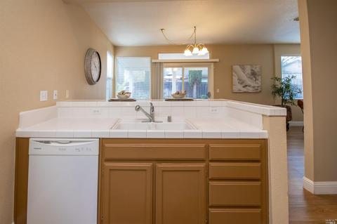 596 Edenderry Dr, Vacaville, CA 95688 photo 24