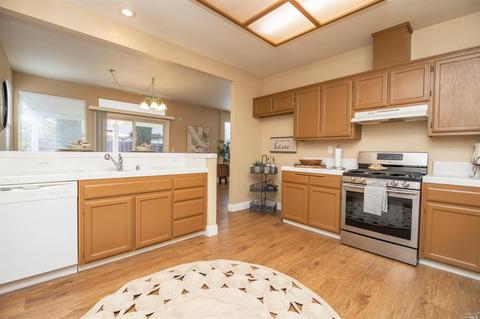 596 Edenderry Dr, Vacaville, CA 95688 photo 27