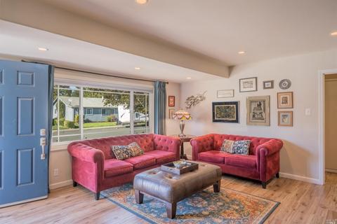 906 Maxwell St, Healdsburg, CA 95448 photo 3