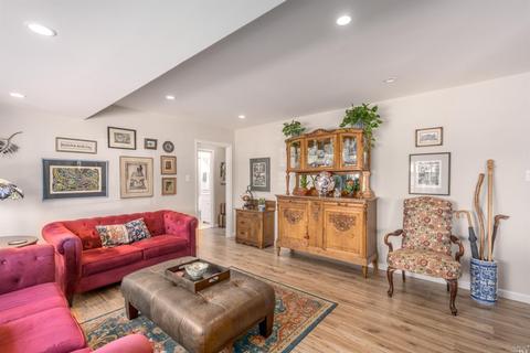 906 Maxwell St, Healdsburg, CA 95448 photo 4