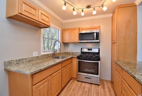 642 Laurel St, Vallejo, CA 94591 photo 3