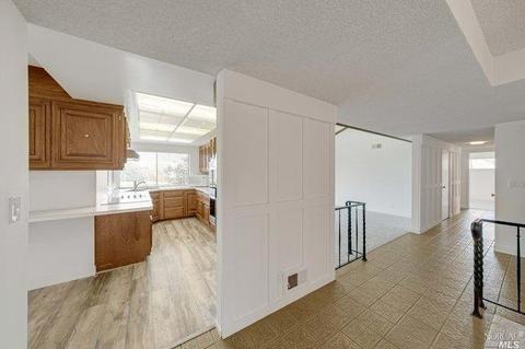 51 Emerald Cir, Vallejo, CA 94589 photo 8