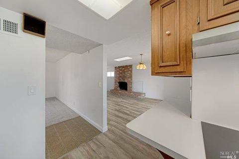 51 Emerald Cir, Vallejo, CA 94589 photo 11
