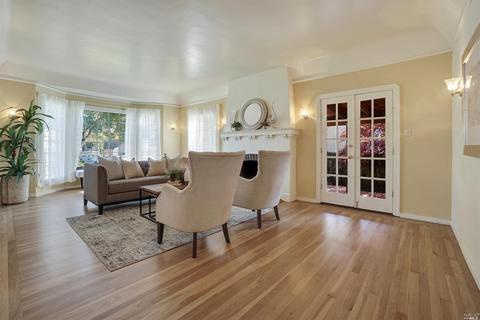 111 Fresno St, Vallejo, CA 94590 photo 4