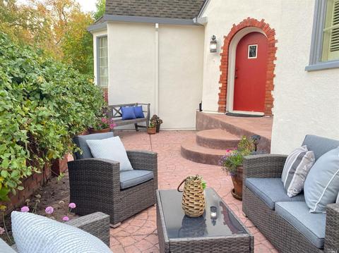 111 Fresno St, Vallejo, CA 94590 photo 2