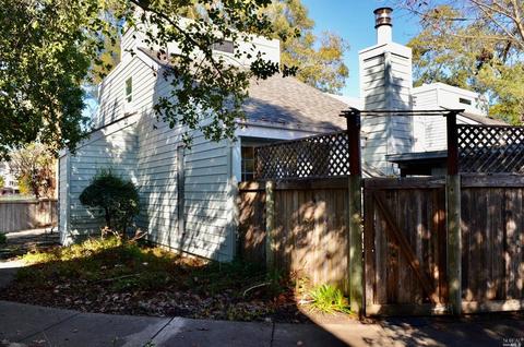 134 Courtyards E, Windsor, CA 95492 photo 1