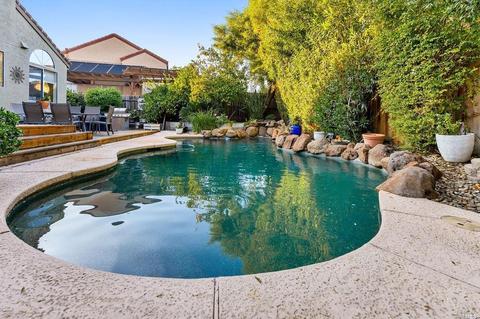 767 Roscommon Dr, Vacaville, CA 95688 photo 2