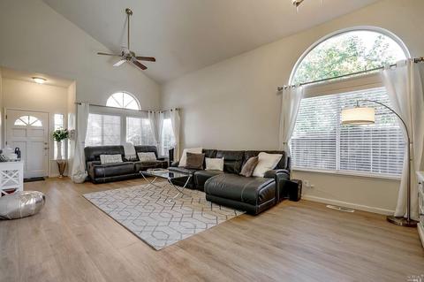 554 Smoketree St, Windsor, CA 95492 photo 4