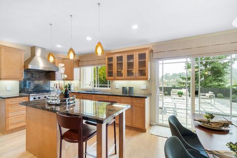 295 Devon Dr, San Rafael, CA 94903 photo 9
