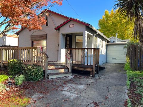 646 Wright St, Santa Rosa, CA 95404 photo 1