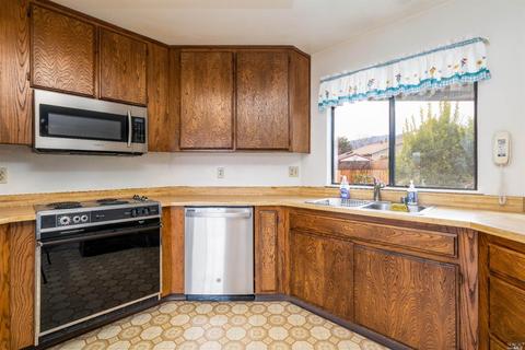 481 Sherry Dr, Ukiah, CA 95482 photo 7