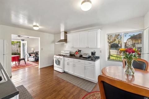 8886 Windsor Rd, Windsor, CA 95492 photo 12