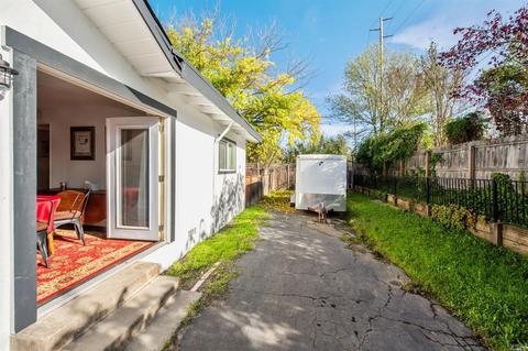 8886 Windsor Rd, Windsor, CA 95492 photo 6