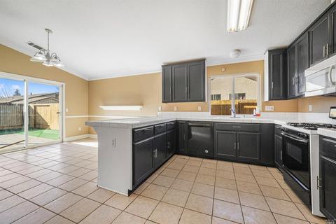 625 W H St, Dixon, CA 95620 photo 11