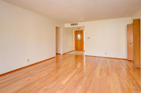 136 Palomar Ln, Vallejo, CA 94591 photo 9