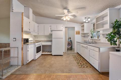 15 Evergreen Ave, Windsor, CA 95492 photo 7