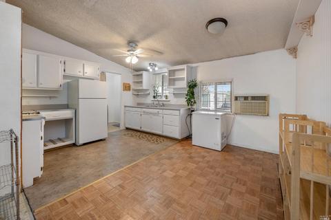 15 Evergreen Ave, Windsor, CA 95492 photo 5