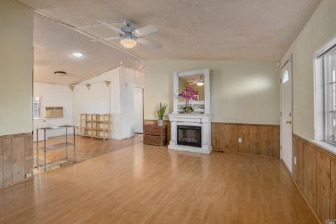 15 Evergreen Ave, Windsor, CA 95492 photo 4