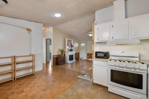 15 Evergreen Ave, Windsor, CA 95492 photo 8