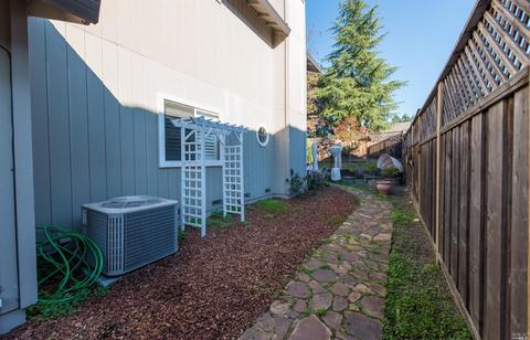 9525 Wellington Circle Cir, Windsor, CA 95492 photo 39